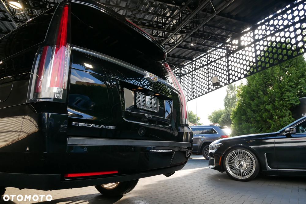 Cadillac Escalade 6.2 V8 ESV Platinum - 33