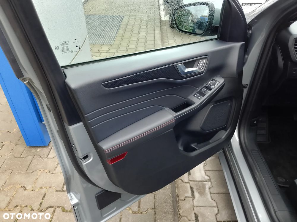 Ford Kuga 2.5 FHEV FWD ST-Line - 18