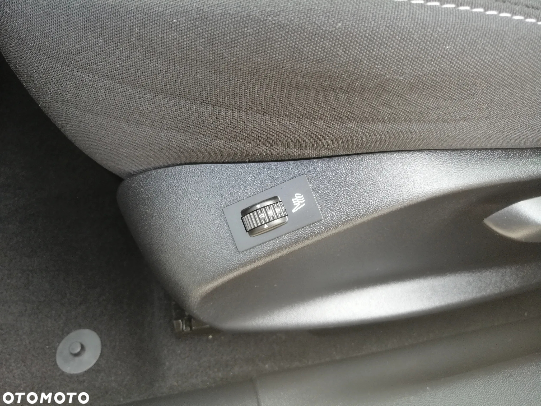 Peugeot 208 PureTech 82 Start & Stop Allure - 22