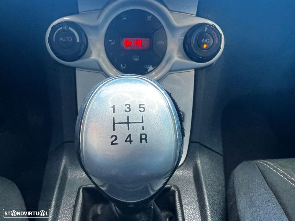 Ford Fiesta 1.4 TDCI Titanium - 30