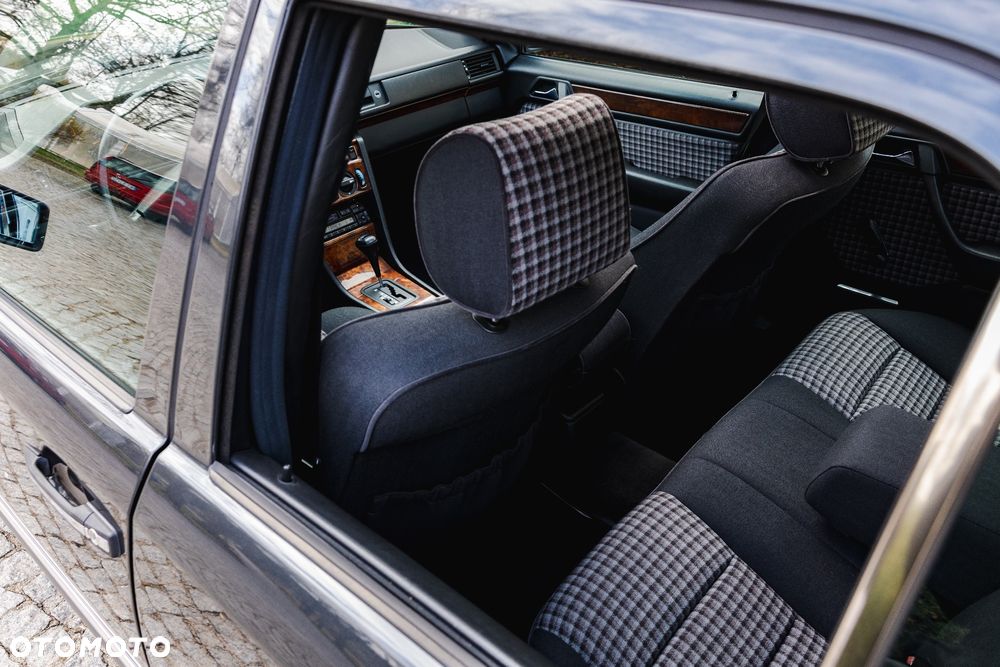 Mercedes-Benz W124 (1984-1993) - 17