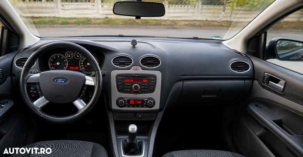 Ford Focus 1.6i Titanium - 5