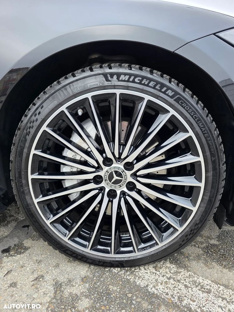 Mercedes-Benz C 300 4Matic T 9G-TRONIC AMG Line - 22