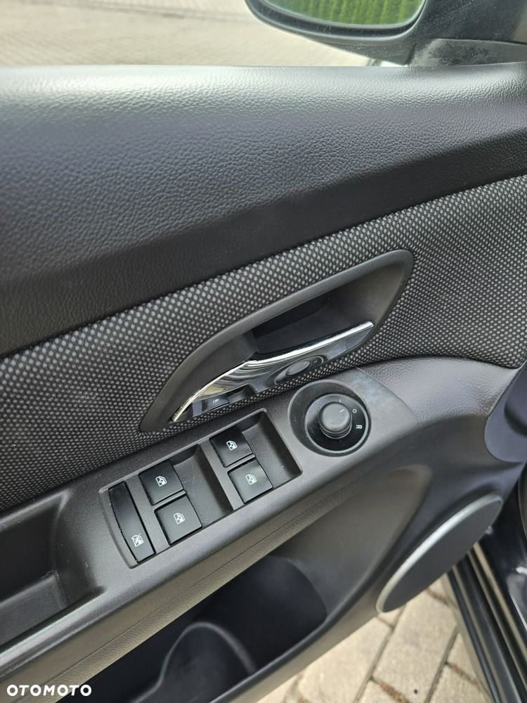 Chevrolet Cruze - 15