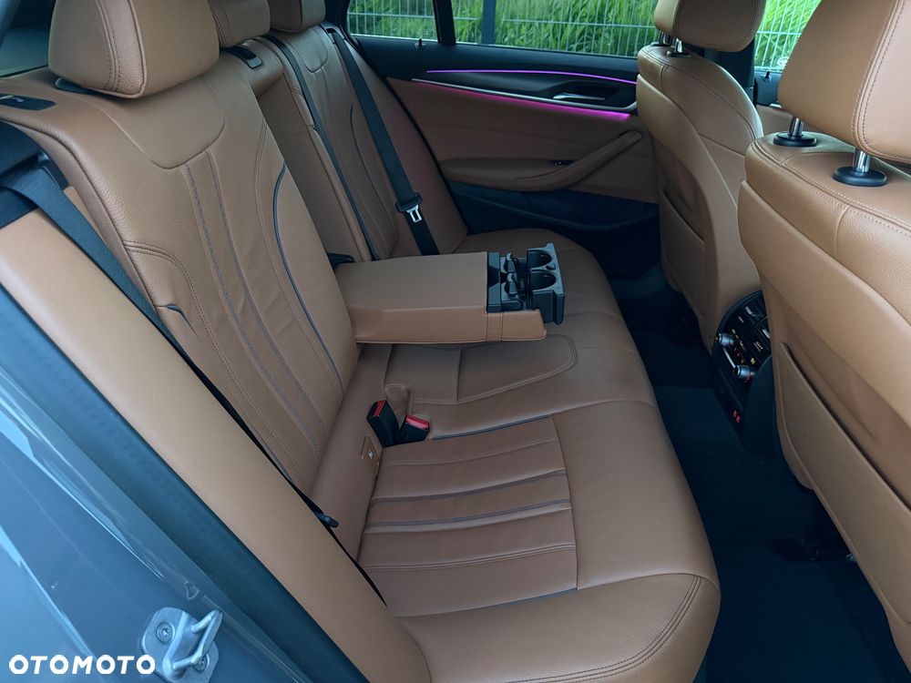BMW Seria 5 530d xDrive M Sport Edition - 31
