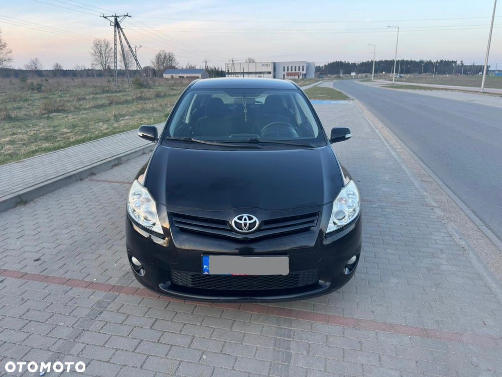 Toyota Auris 1.33 VVT-i Terra - 2