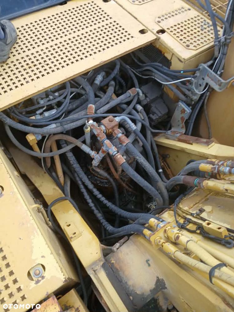 Caterpillar M325C - 7