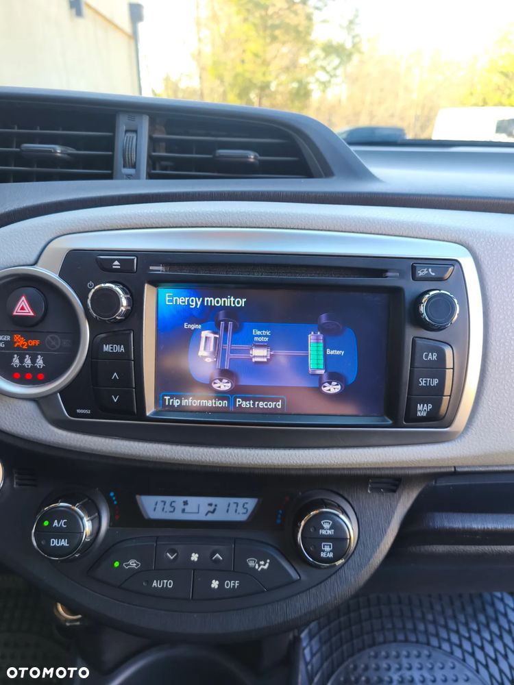 Toyota Yaris 1.5 VVT-i Comfort - 9