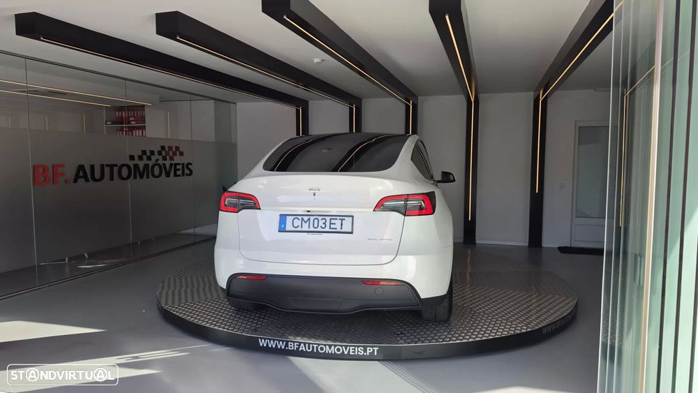 Tesla Model Y Long Range Dual Motor AWD - 17
