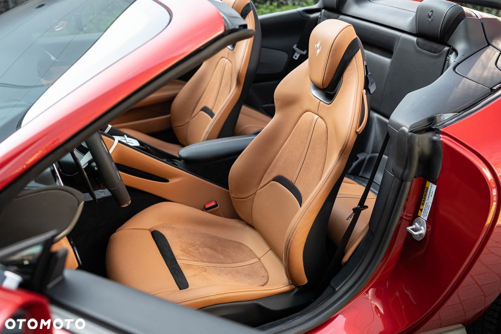 Ferrari Roma Spider - 16