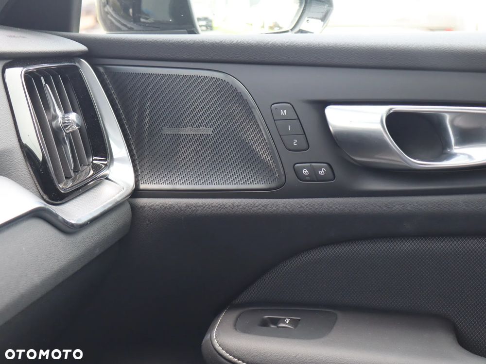 Volvo V60 B4 B Plus Dark - 22