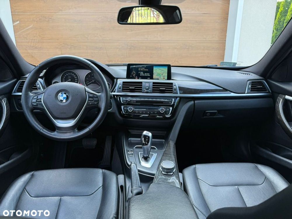 BMW Seria 3 328i xDrive Luxury Line - 7