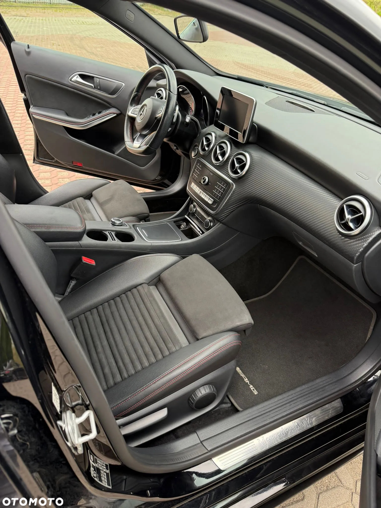 Mercedes-Benz Klasa A 180 7G-DCT AMG Line - 11