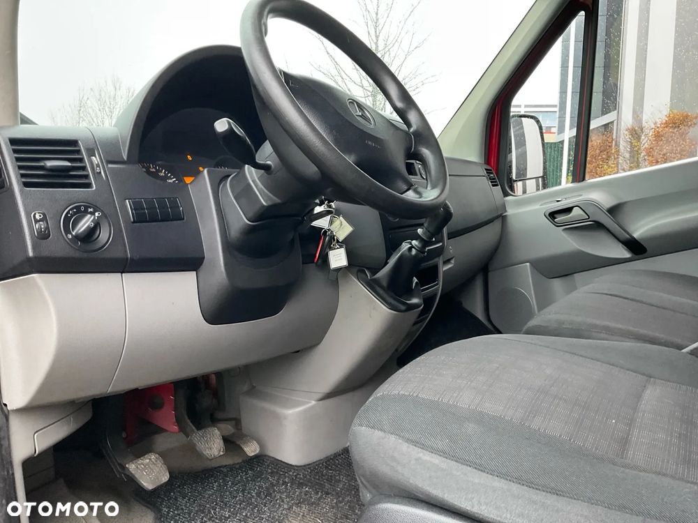 Mercedes-Benz Sprinter - 5