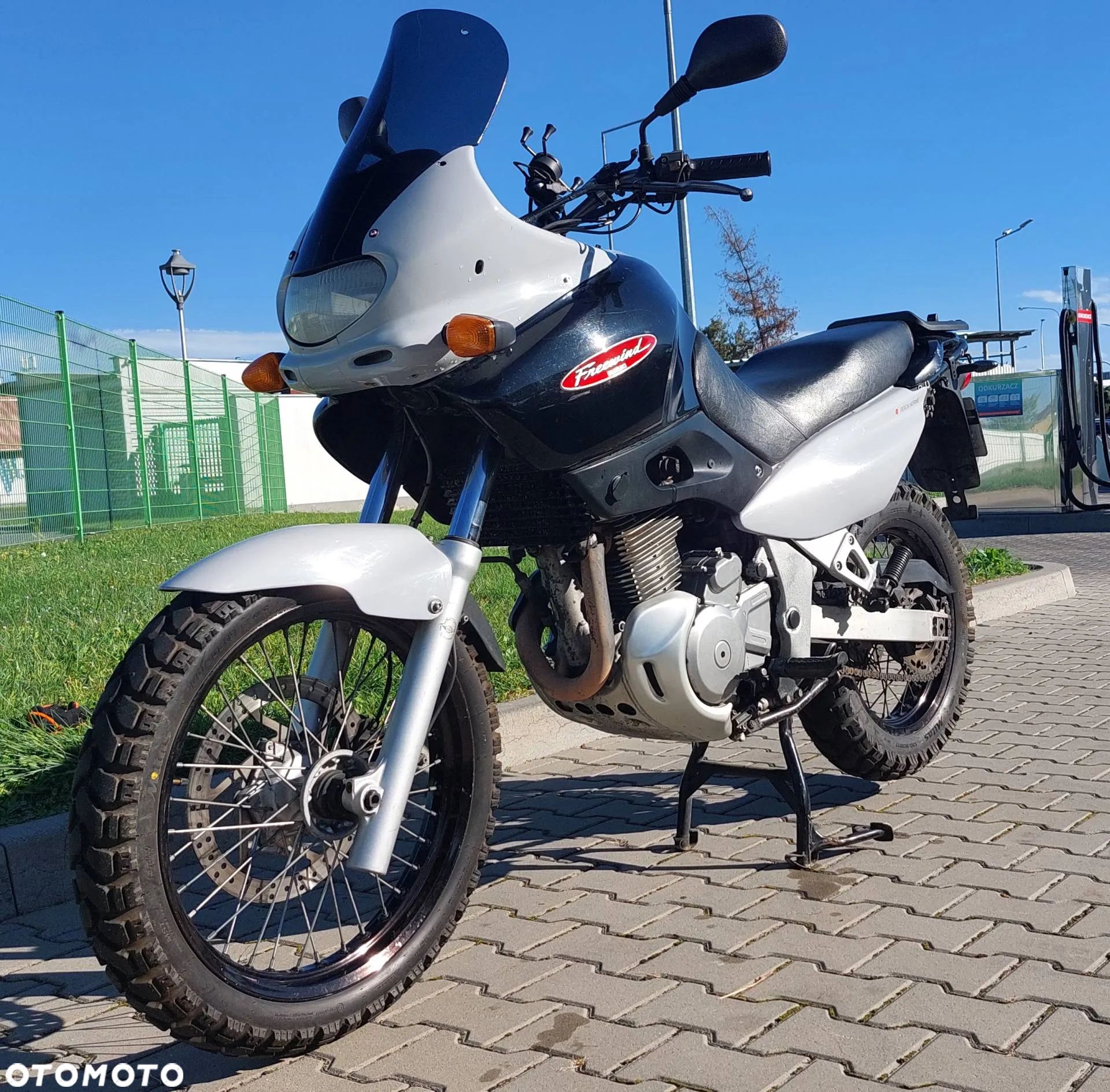 Suzuki XF