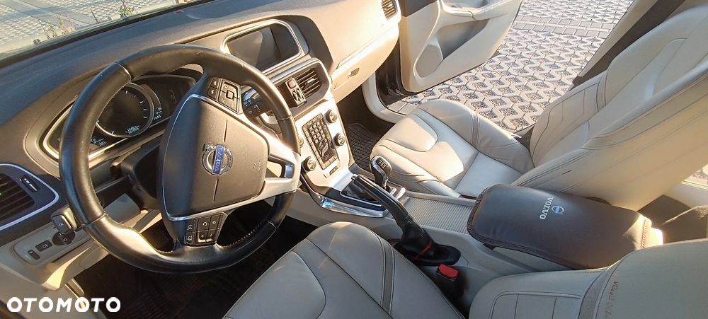 Volvo V40 D4 Ocean Race - 4