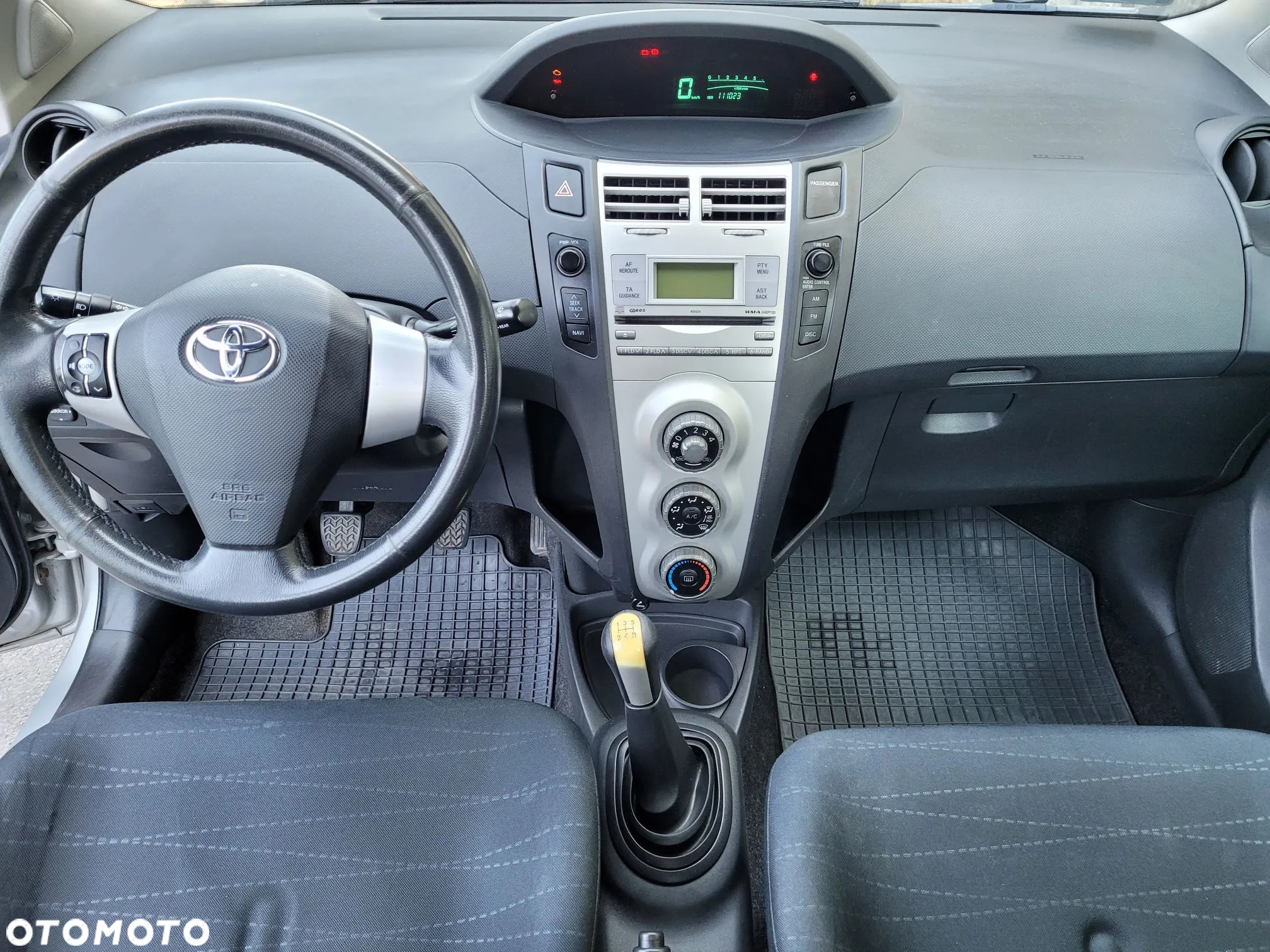 Toyota Yaris 1.3 Sol - 8