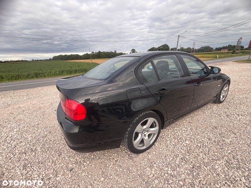 BMW Seria 3 318i - 5