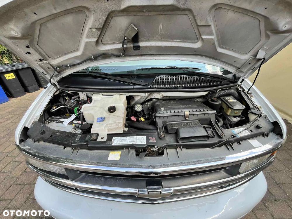 Chevrolet Express - 30