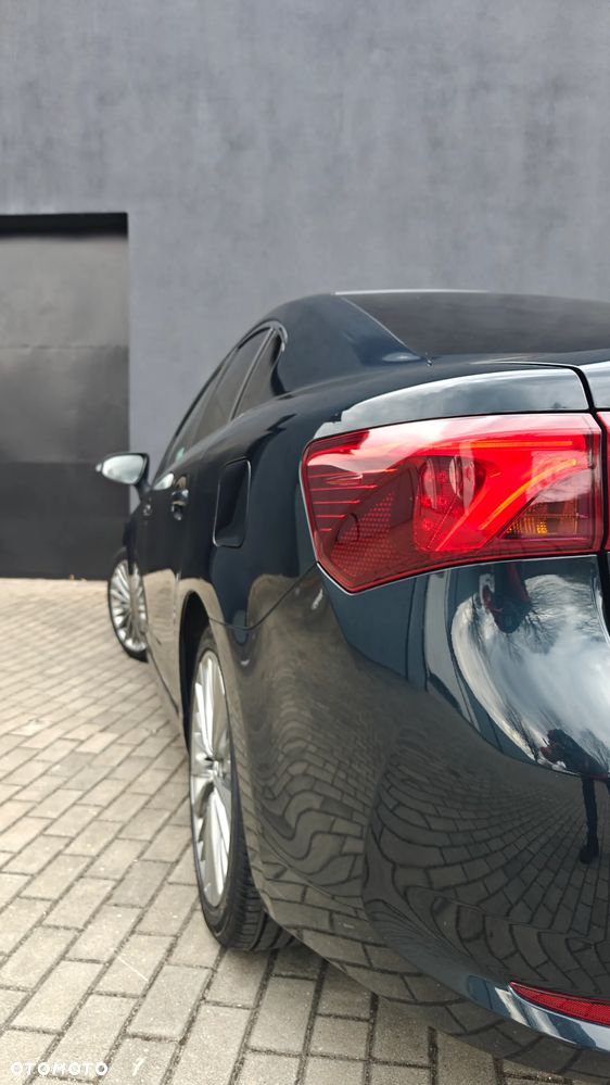 Toyota Avensis 2.0 D-4D Prestige - 24