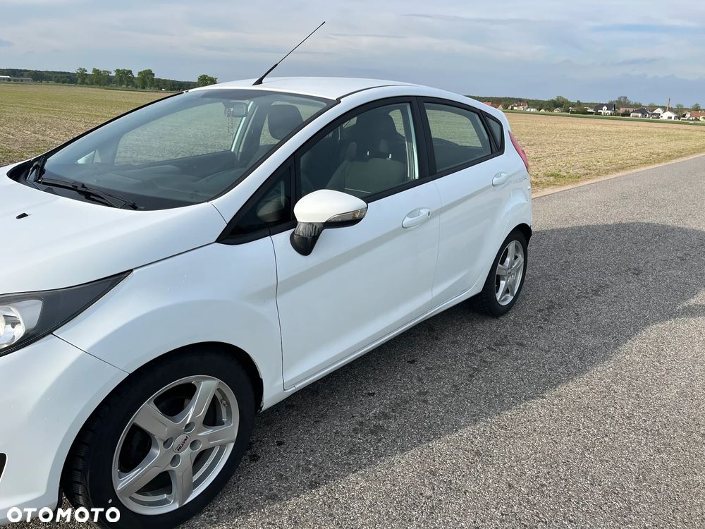 Ford Fiesta 1.5 TDCi St&St SYNC Edition - 4