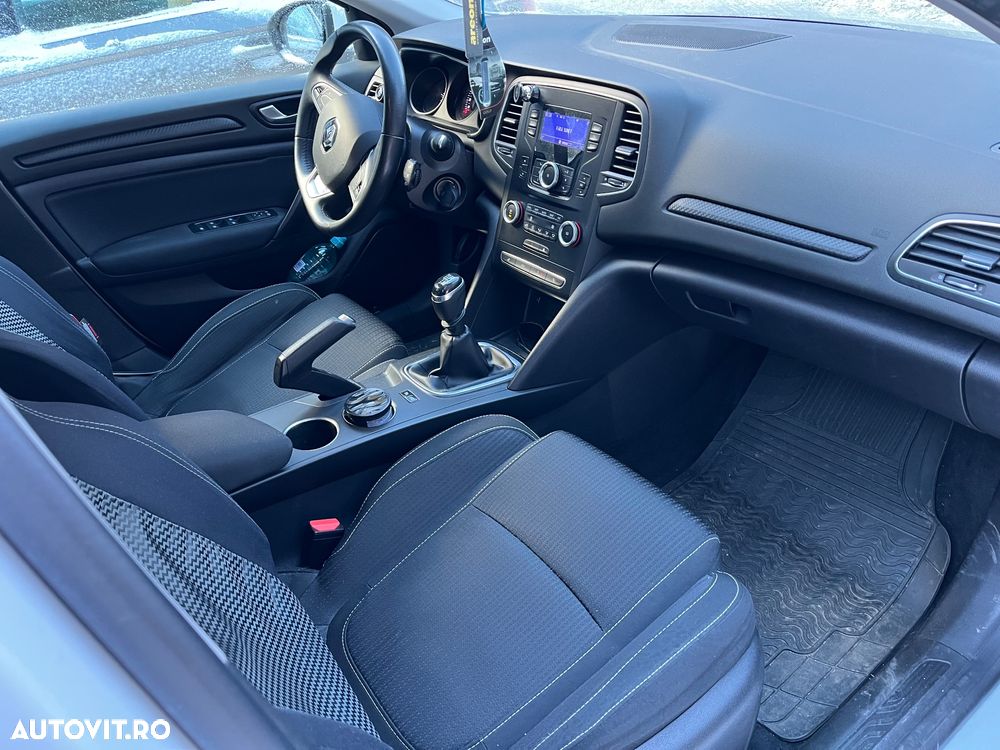 Renault Megane Blue dCi 116 Zen - 6