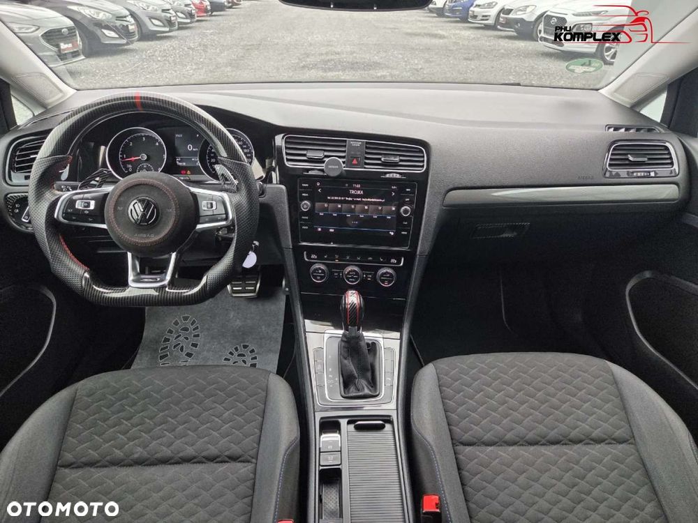 Volkswagen Golf - 14