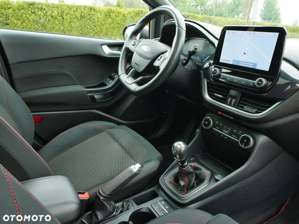 Ford Fiesta - 25