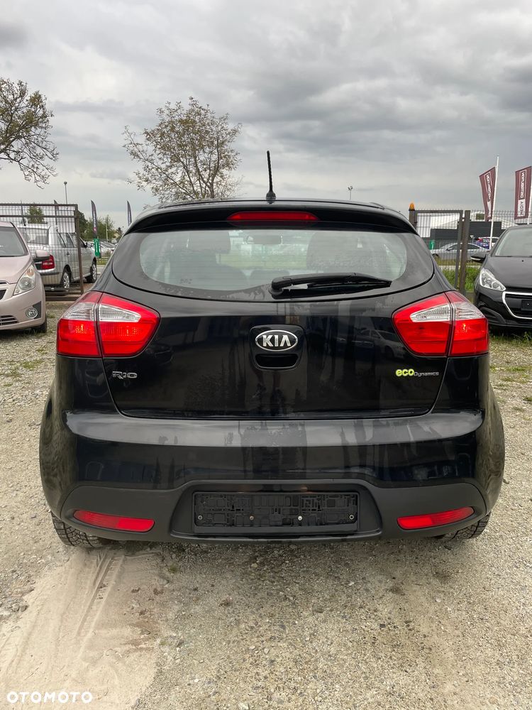 Kia Rio 2015 photo 5