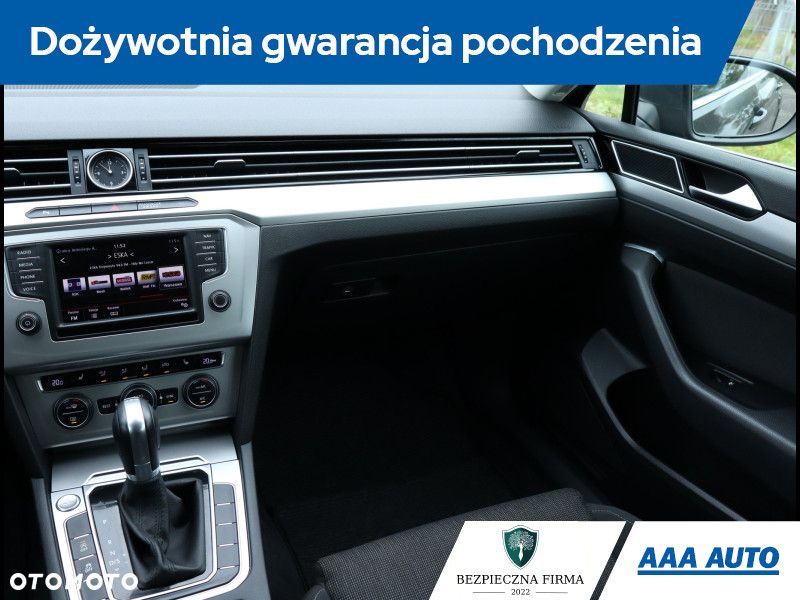 Volkswagen Passat - 9