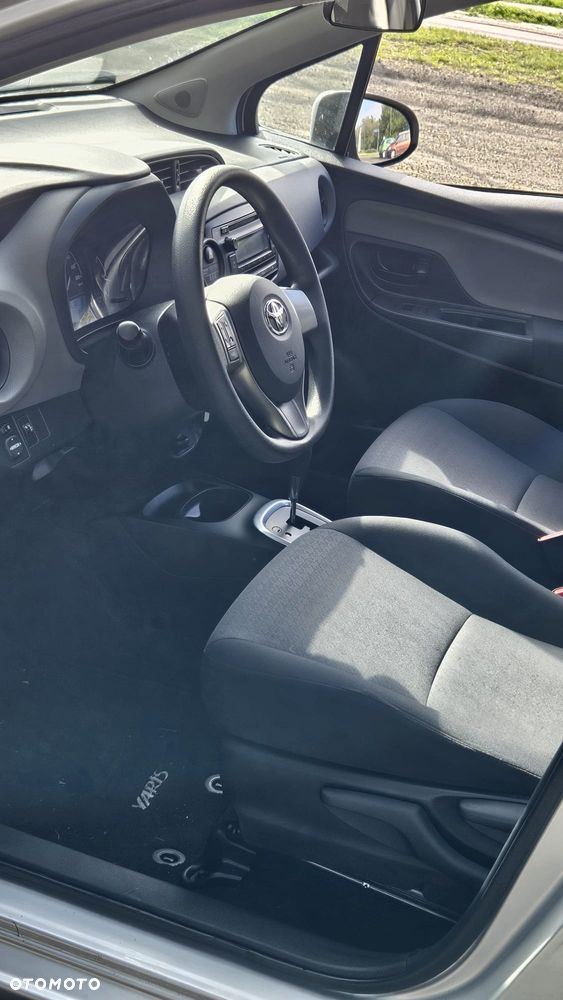 Toyota Yaris - 17