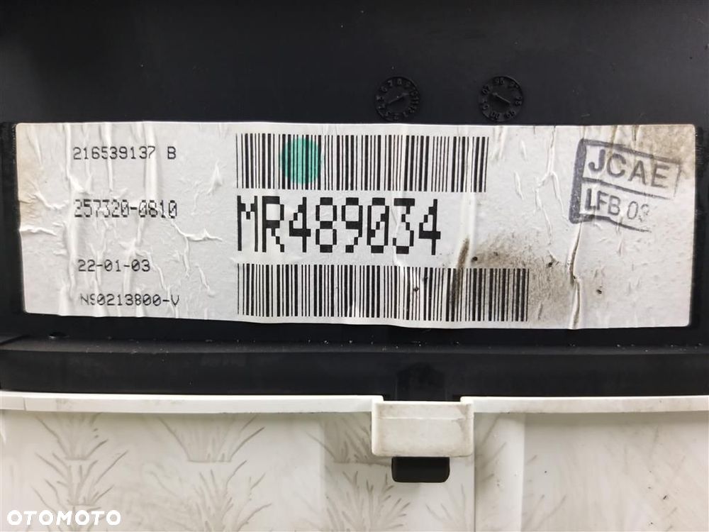 Licznik Mitsubishi Space Star 1998–2002 1.3 B 81 KM EUROPA DENSO MR489034 - 3