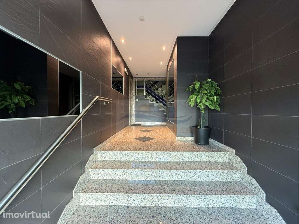 Elegância & Luxo na Prestigiada Urbanização Quinta Cruz de Pau, 2WC... - Grande imagem: 2/60