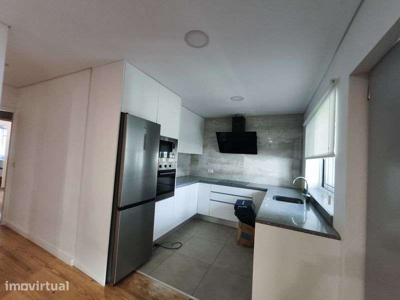 T2 de Andar Moradia - Grande imagem: 3/12