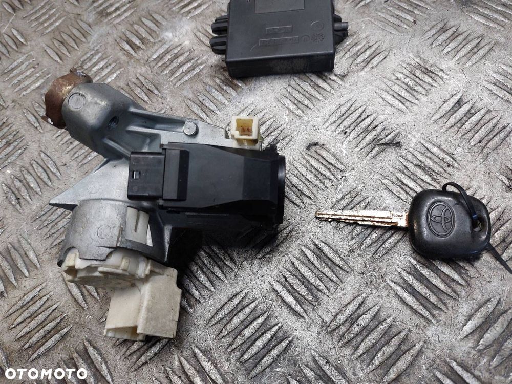 ZESTAW STARTOWY TOYOTA YARIS II 1.0 12V 89661-0D270 0261208841 - 5