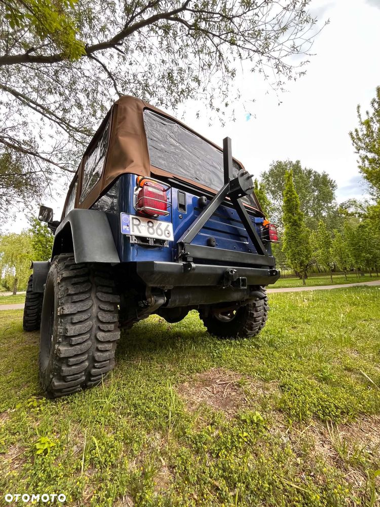Jeep Wrangler - 5