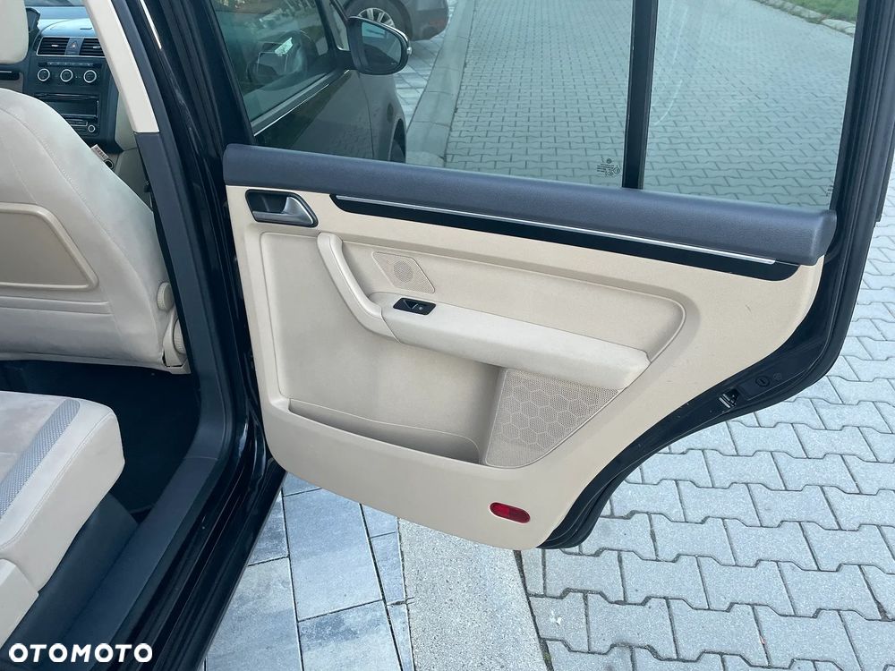 Volkswagen Touran 1.4 TSI Life - 22