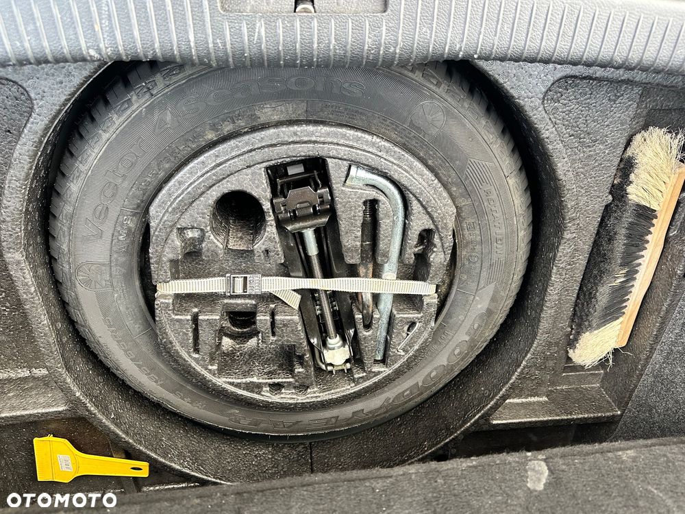 Volkswagen Golf 1.4 Comfortline - 31