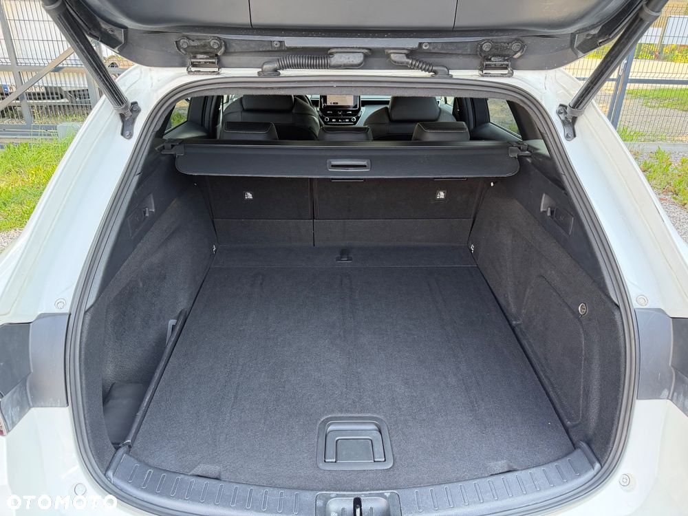 Toyota Corolla 2.0 Hybrid Executive - 9