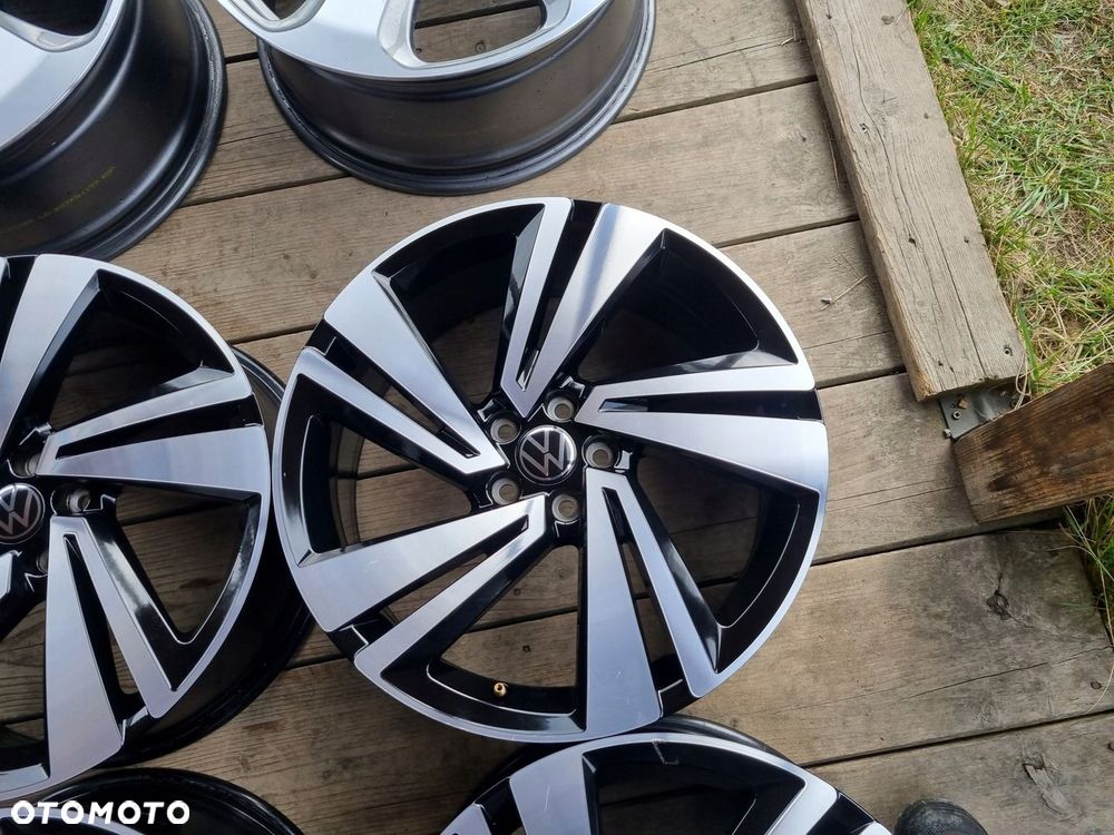 VW T-CROSS alufelgi 7JX18H2 ET39 2GM 5X100 super stan 4szt. - 5