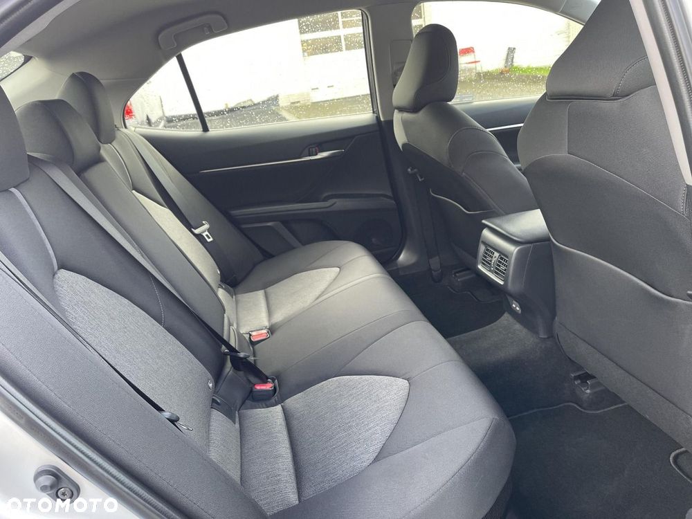 Toyota Camry - 13