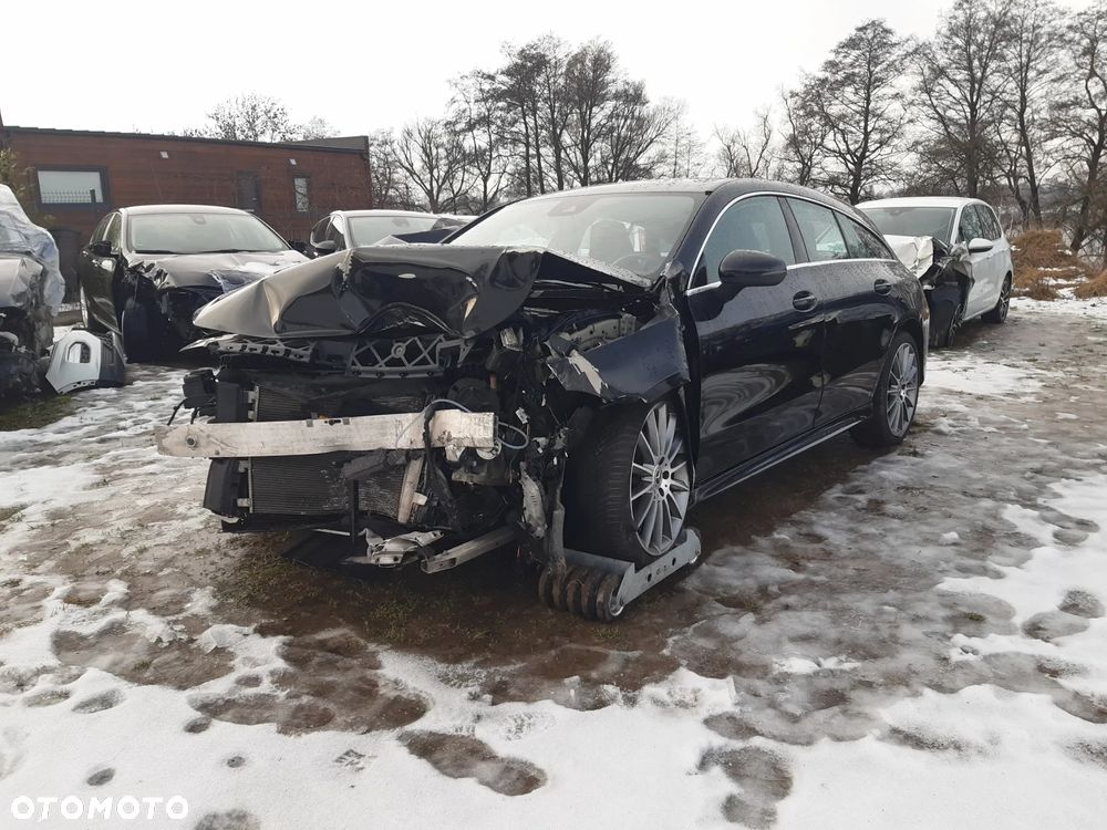 Mercedes-Benz CLA 180 7G-DCT AMG Line Advanced Plus - 2