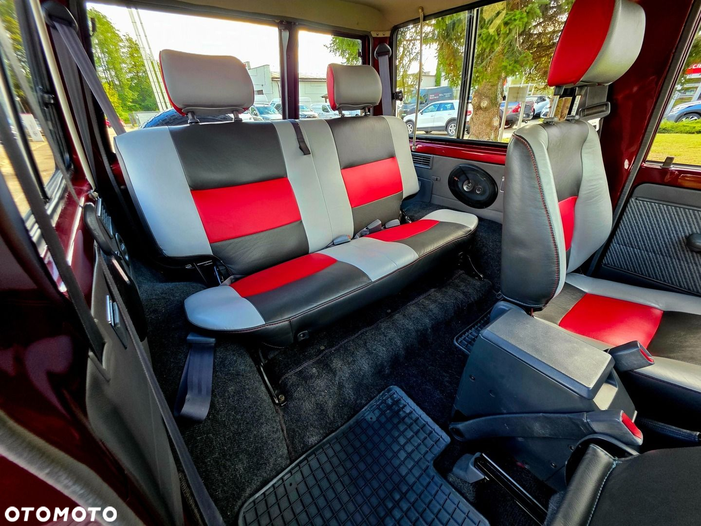 Toyota Land Cruiser KJ70 - 12