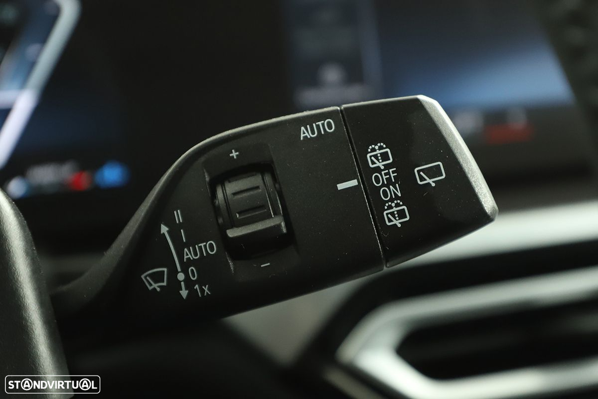 BMW 320 d Touring Pack Desportivo M Auto - 18