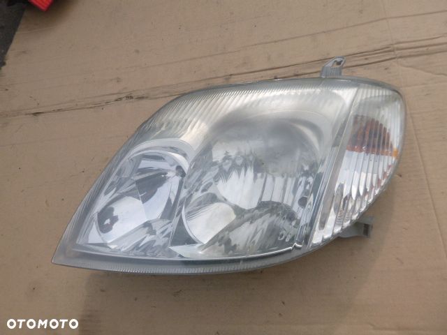LAMPA LEWY PRZÓD LEWA PRZEDNIA TOYOTA COROLLA E12 01- - 20