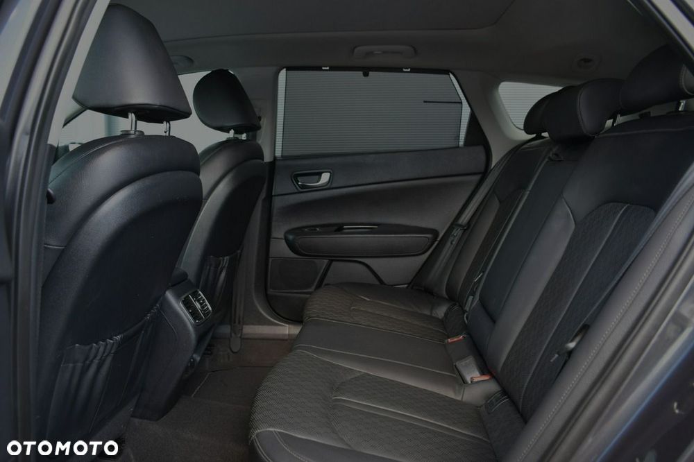 Kia Optima Plug-in Hybrid - 17
