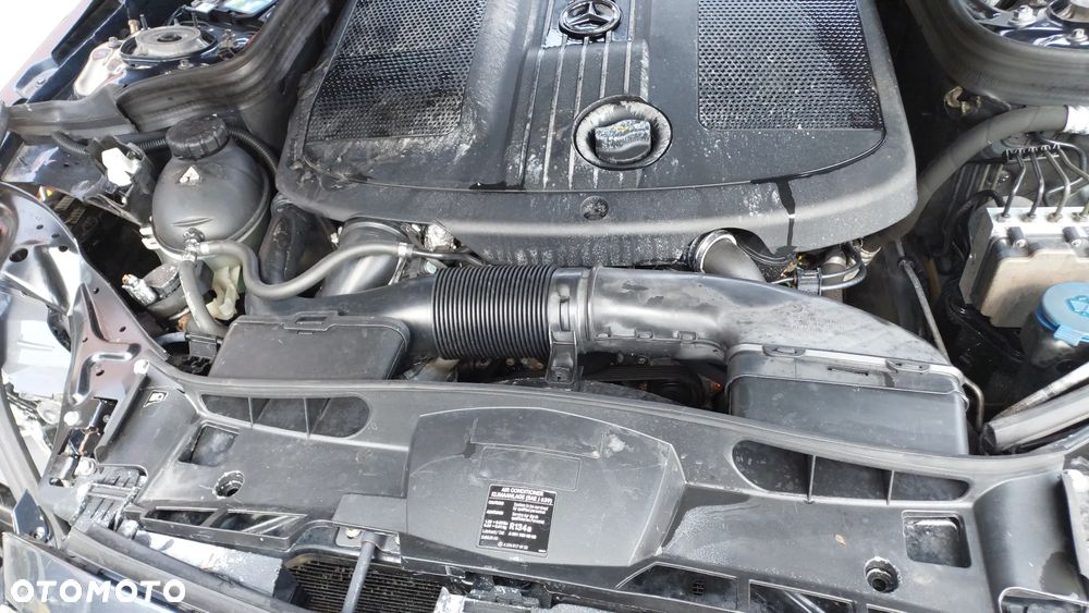 Mercedes-Benz Klasa E 220 CDI DPF BlueEFFICIENCY Automatik Avantgarde - 2