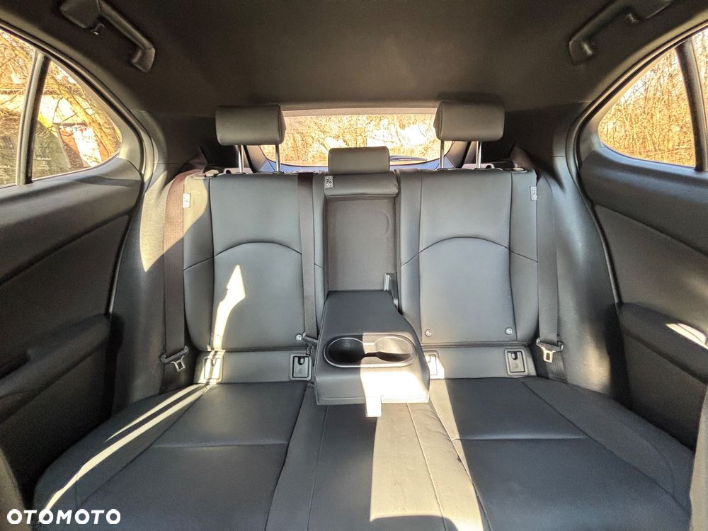 Lexus UX - 9