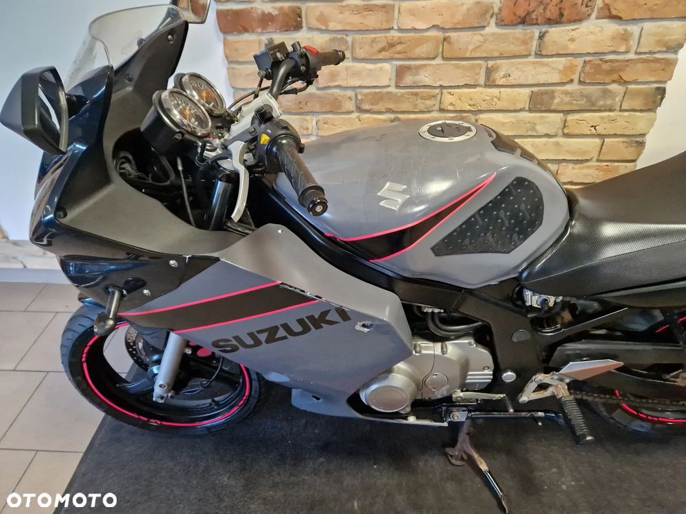 Suzuki GS - 18