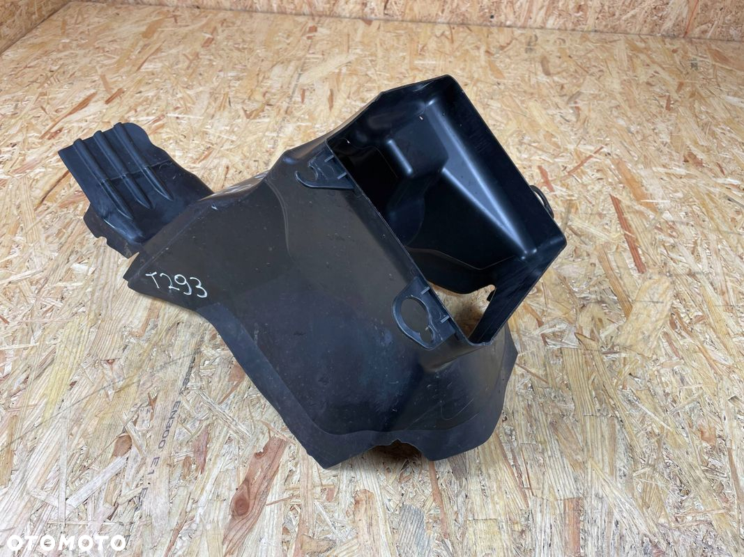 WLOT KIEROWNICA POWIETRZA PRAWA DODATKOWEJ CHŁODNICY AUDI A3 8Y 8Y0121674D - 5